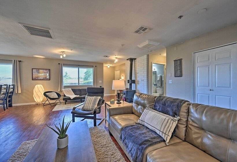 Screened Porch, Fire Pit: Prescott Pad Near Park!