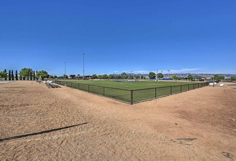 Screened Porch, Fire Pit: Prescott Pad Near Park!