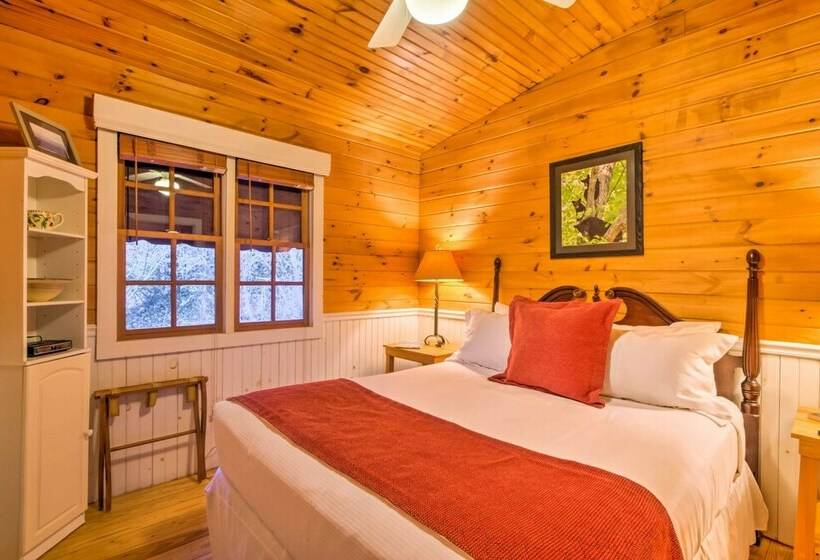 Quaint Bryson City Cottage W/ Smoky Mountain Views