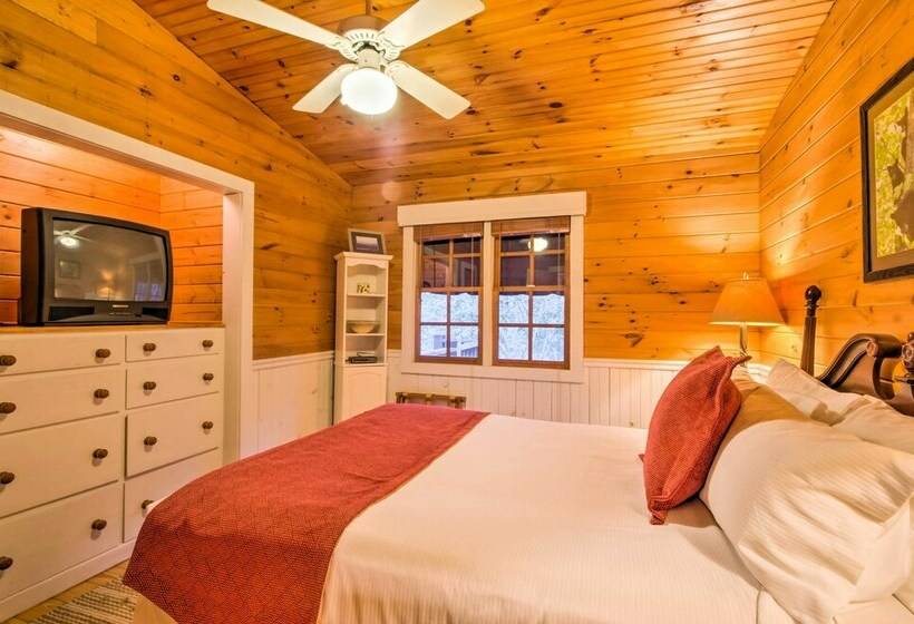 Quaint Bryson City Cottage W/ Smoky Mountain Views