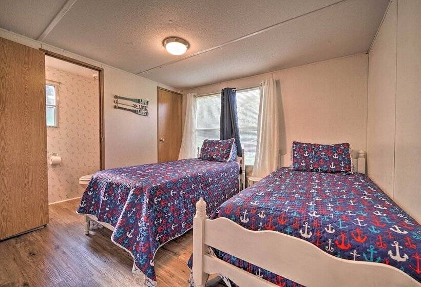 Quaint Cottage Overlooking Cherokee Reservoir