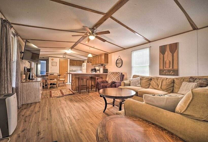 Quaint Cottage Overlooking Cherokee Reservoir