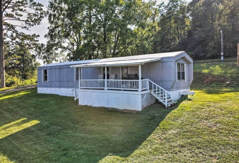 Quaint Cottage Overlooking Cherokee Reservoir