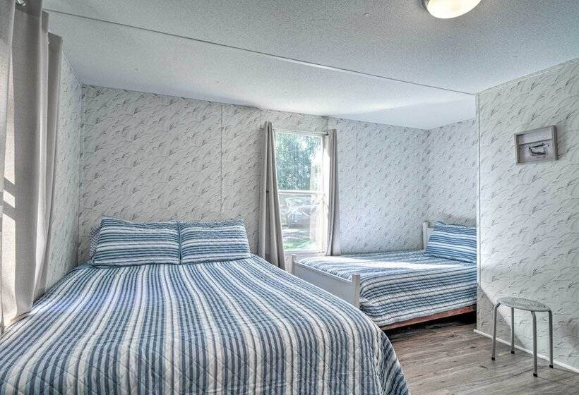 Quaint Cottage Overlooking Cherokee Reservoir