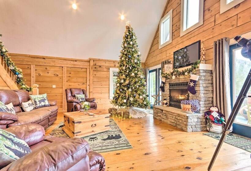 Quaint Creston Hideaway W/ Mtn Views & Hot Tub!