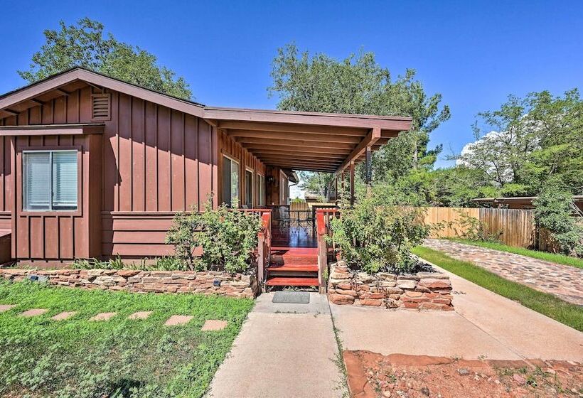 Quaint Sedona Cottage W/ Backyard + Views!
