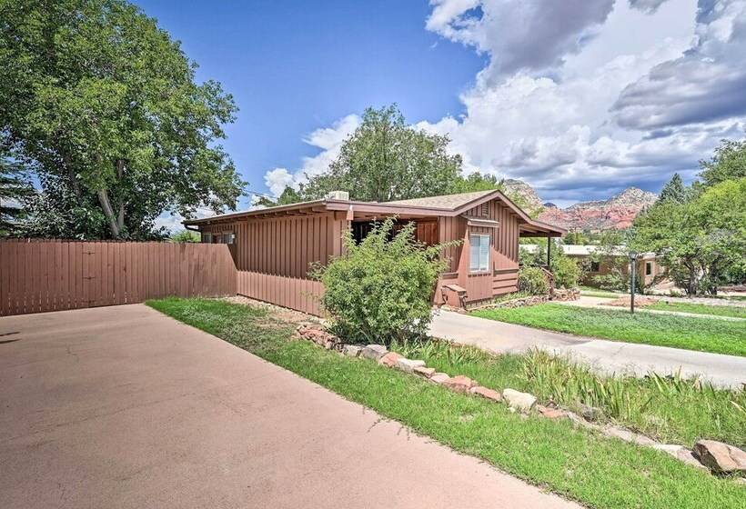 Quaint Sedona Cottage W/ Backyard + Views!