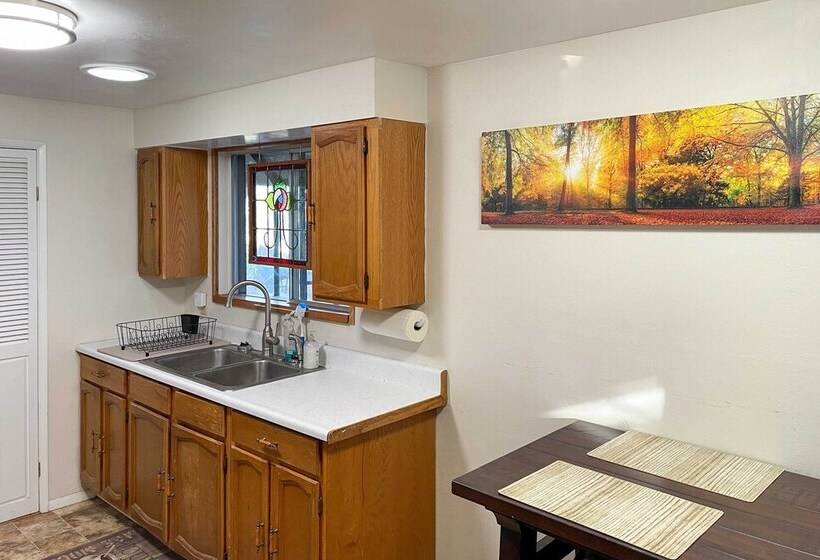 Quiet Home W/ Deck & Mtn Views ~ 3 Mi To Prescott