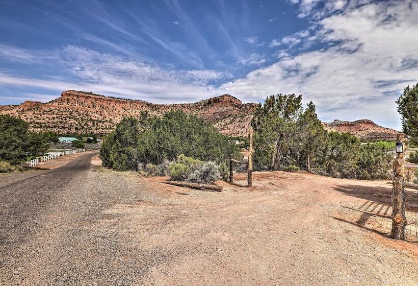 Quiet Kanab Home W/ Panoramic Views & Porch!