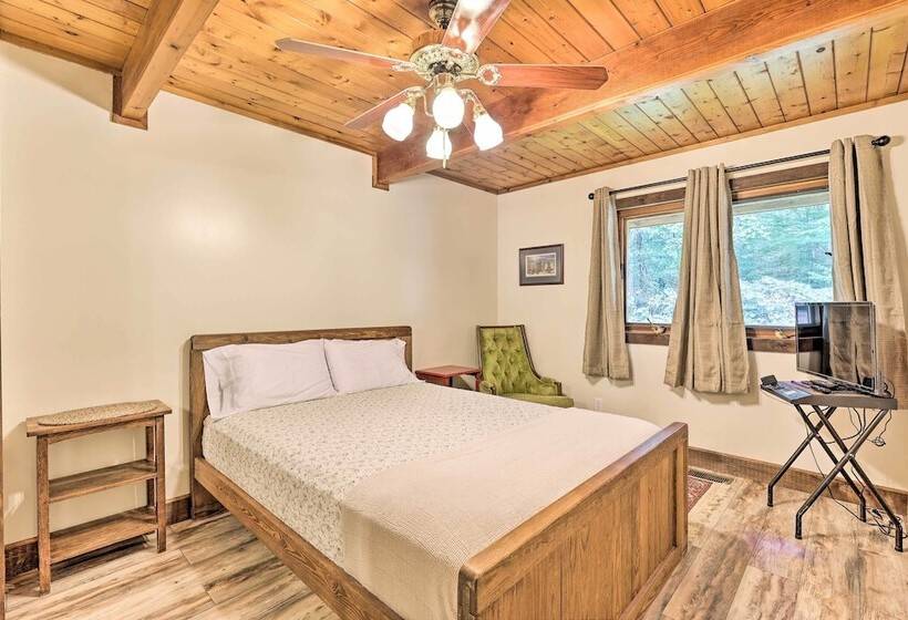 Quiet Max Meadows Cabin, 12 Acres Of Property