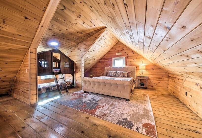 Rangeley Retreat Cabin Style Home: Lake Access