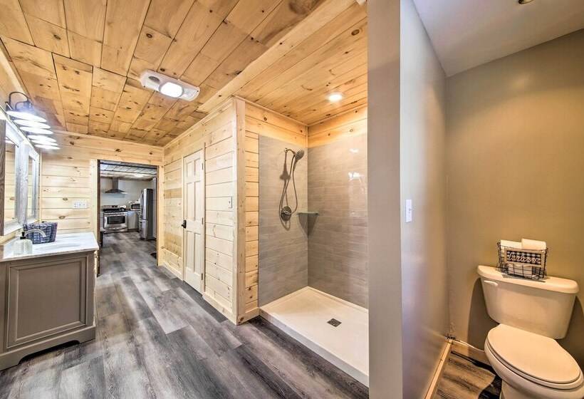 Rangeley Retreat Cabin Style Home: Lake Access