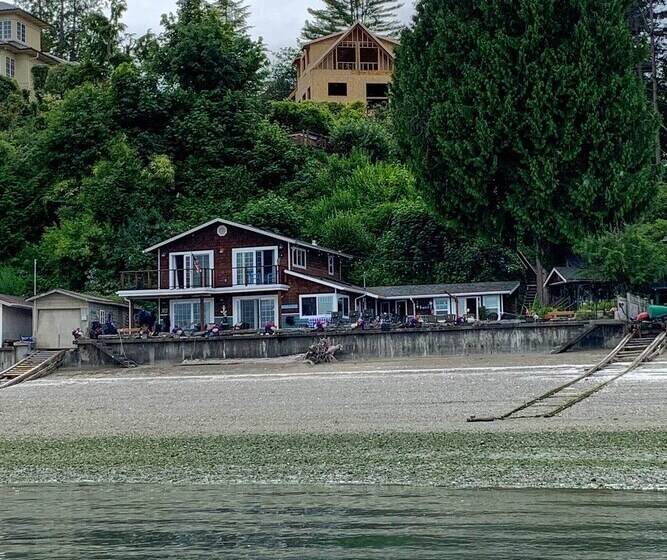 Relaxing Waterfront Escape ~ 11 Mi To Olympia