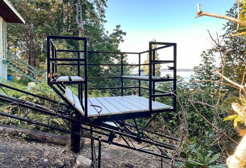 Relaxing Waterfront Escape ~ 11 Mi To Olympia