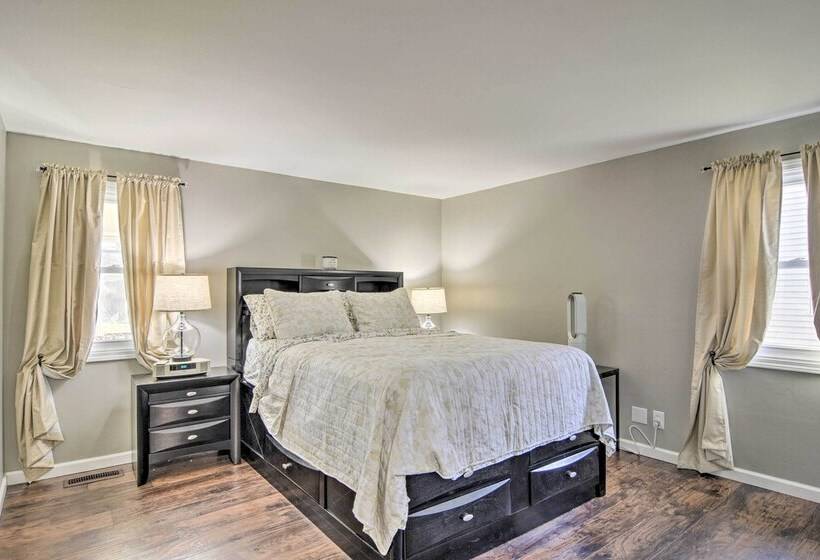 Buffalo Getaway W/ Charcoal Grill & Patio!