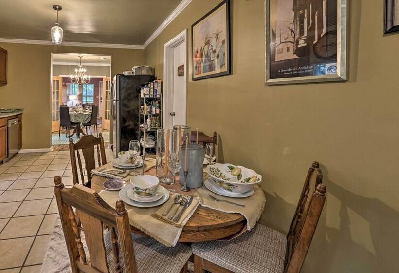 Renovated Home W/ Screened In Patio On Hwy 90!