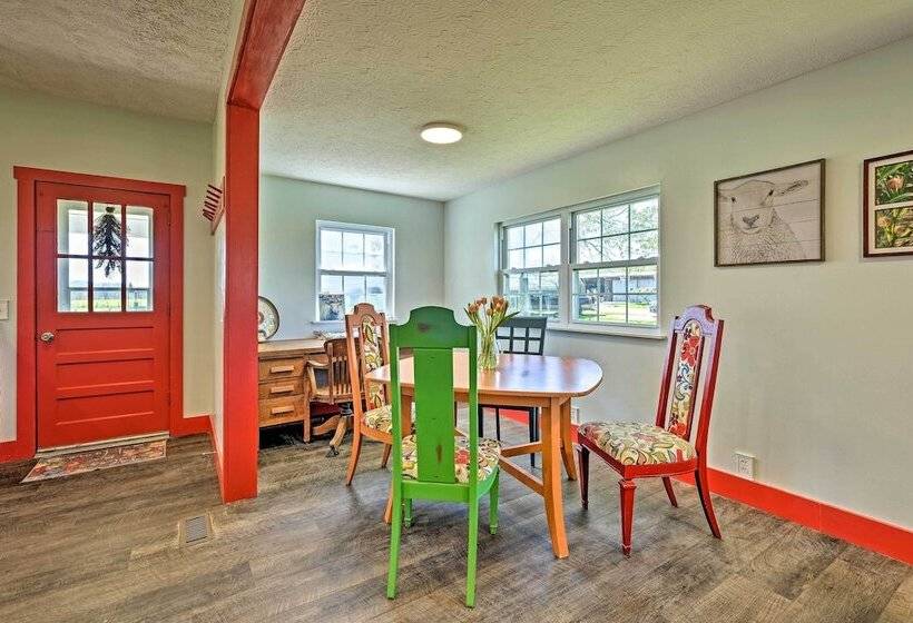 Renovated Ky Farmhouse Retreat W/ Pasture Views!