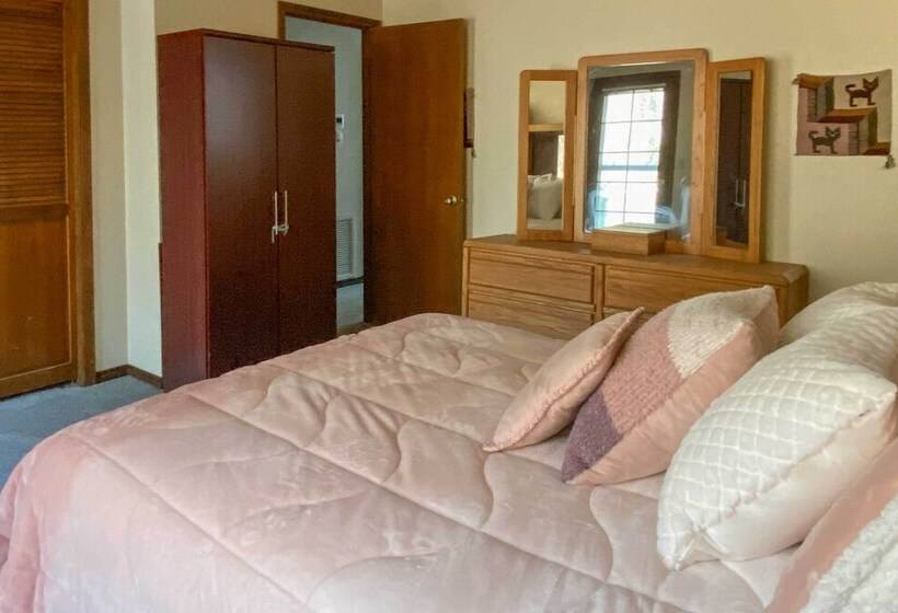 Renovated Mountain Home: Ev Chargers & Great Views