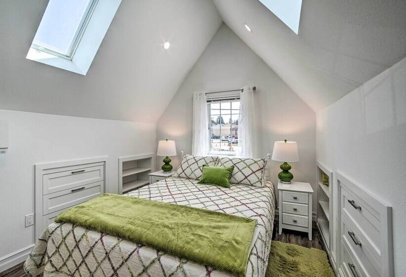 Renovated North Bend Cottage: Near Eateries!