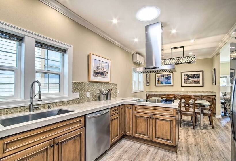 Renovated North Bend Cottage: Near Eateries!