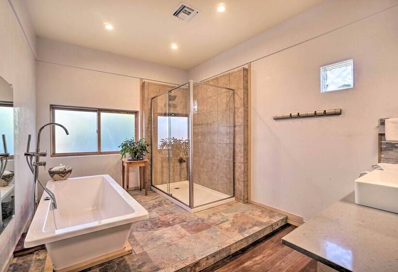 Mtn View Home W/ Fenced Backyard In Rimrock!