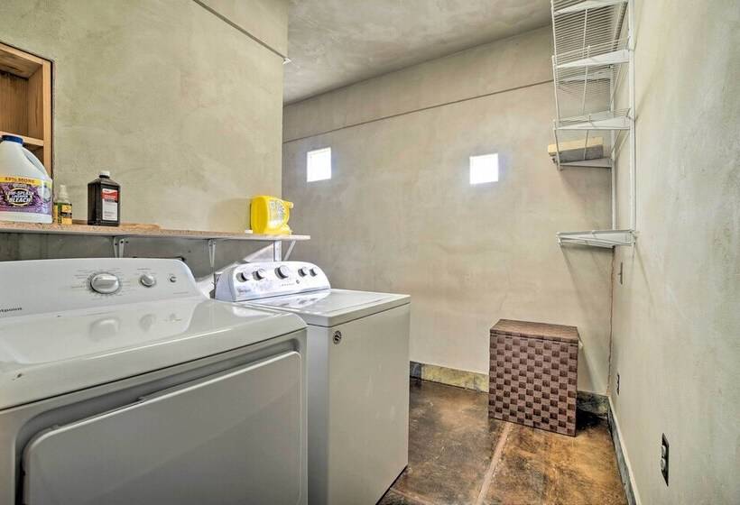 Mtn View Home W/ Fenced Backyard In Rimrock!