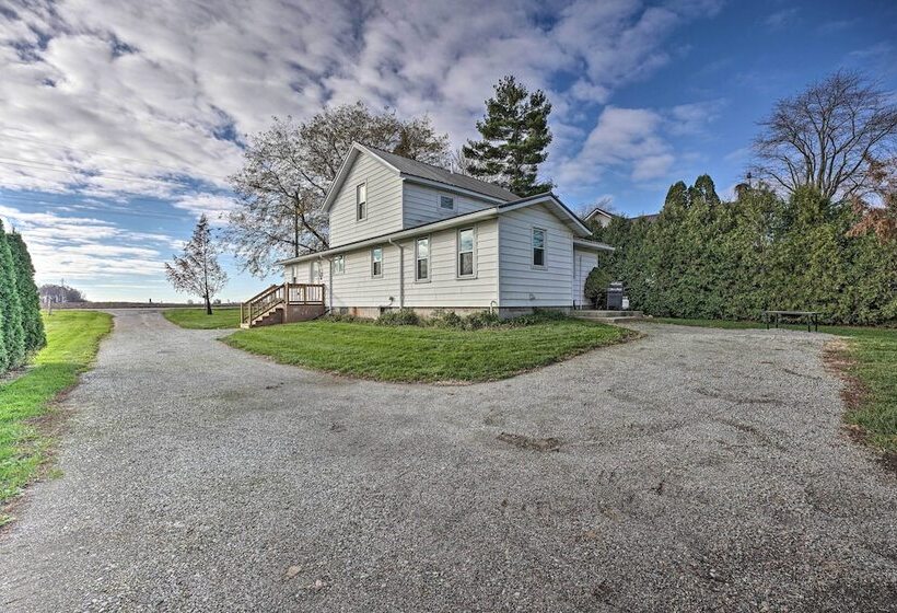 Rise And Shine Farm  In Goshen W/ Bbq & Fire Pit!