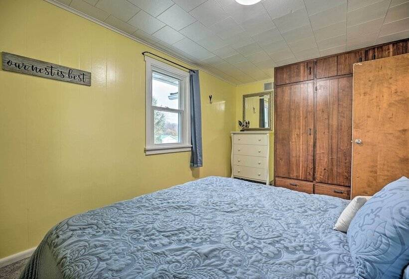 Rise And Shine Farm  In Goshen W/ Bbq & Fire Pit!