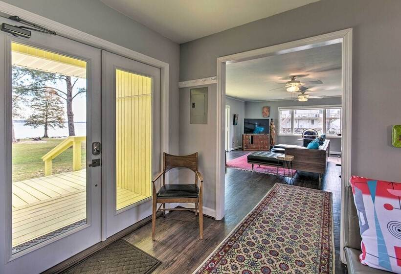 Riverfront New Bern House: Gourmet Kitchen & View!