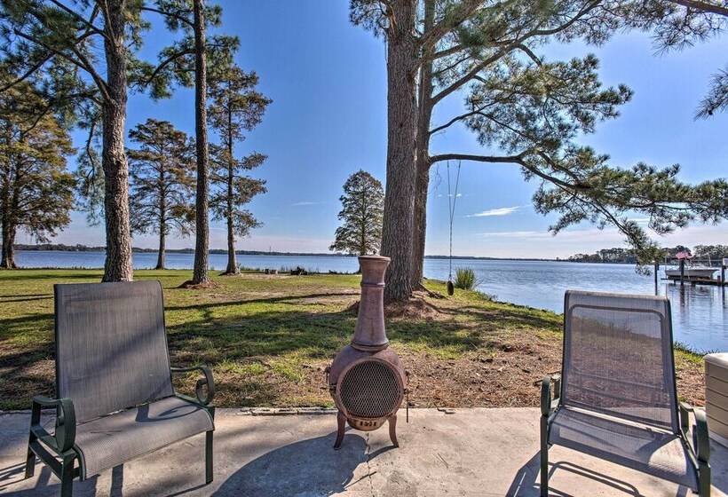 Riverfront New Bern House: Gourmet Kitchen & View!