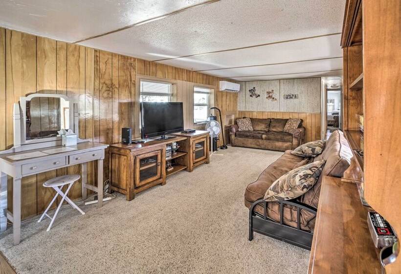 Roosevelt Retreat W/ Fire Pit ~ 3 Mi To Lake!