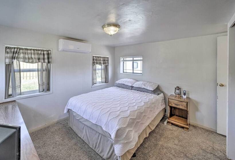 Roosevelt Retreat W/ Fire Pit ~ 3 Mi To Lake!