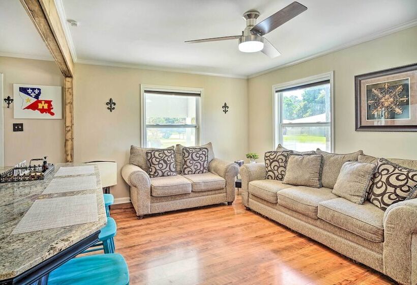 Rustic Fleur De Lis  Charming New Iberia Gem