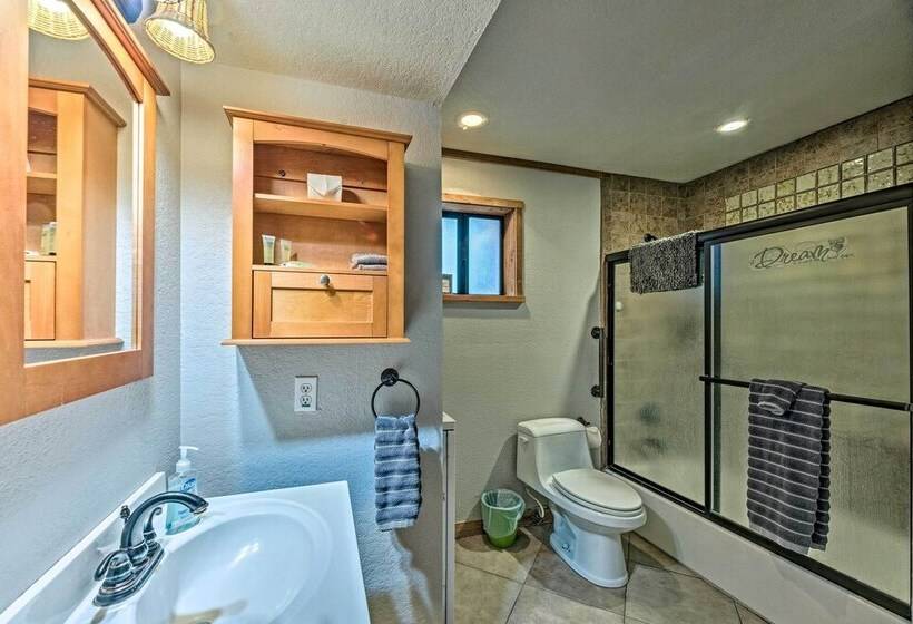 Ruidoso Cabin W/ Deck & Grill   Walk To Town!