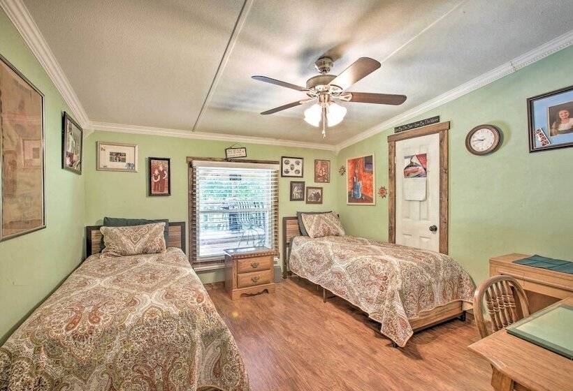 Rustic Tennessee Country Retreat On 2 Acres!