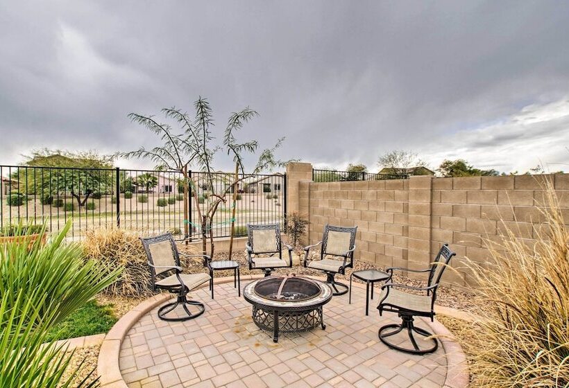 San Tan Mountain Escape W/ Patio & Pool Access!