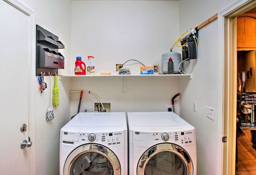 San Tan Mountain Escape W/ Patio & Pool Access!