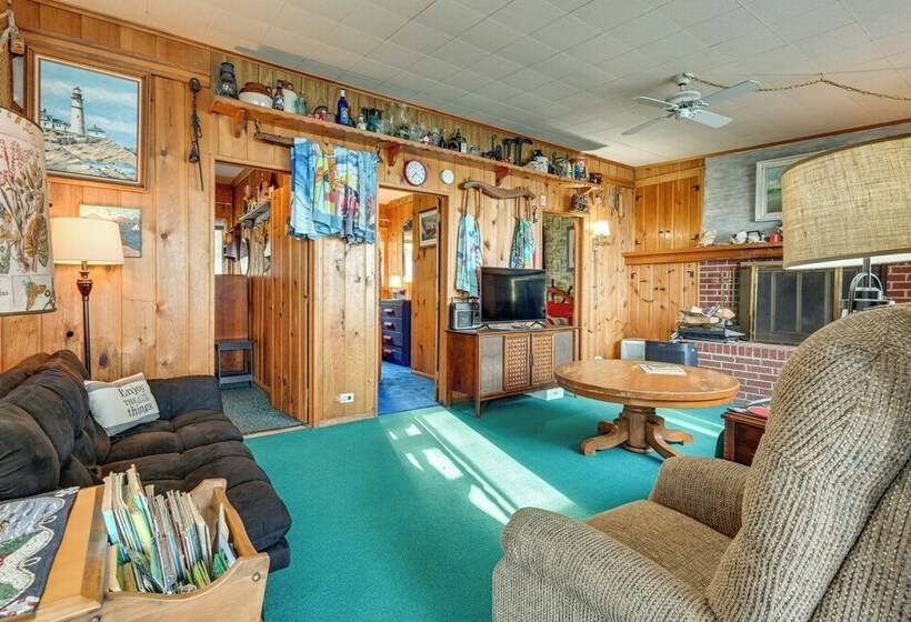 Seasonal Lakefront Tawas City Home W/ Grill!