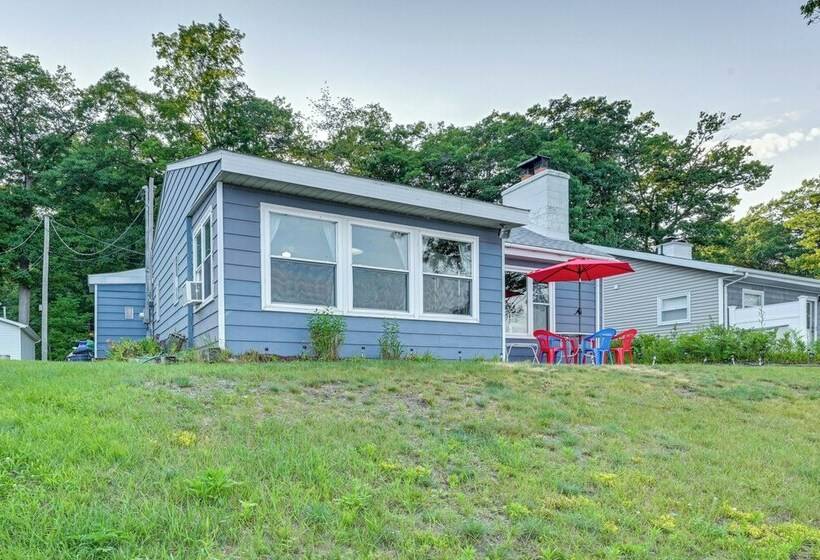 Seasonal Lakefront Tawas City Home W/ Grill!