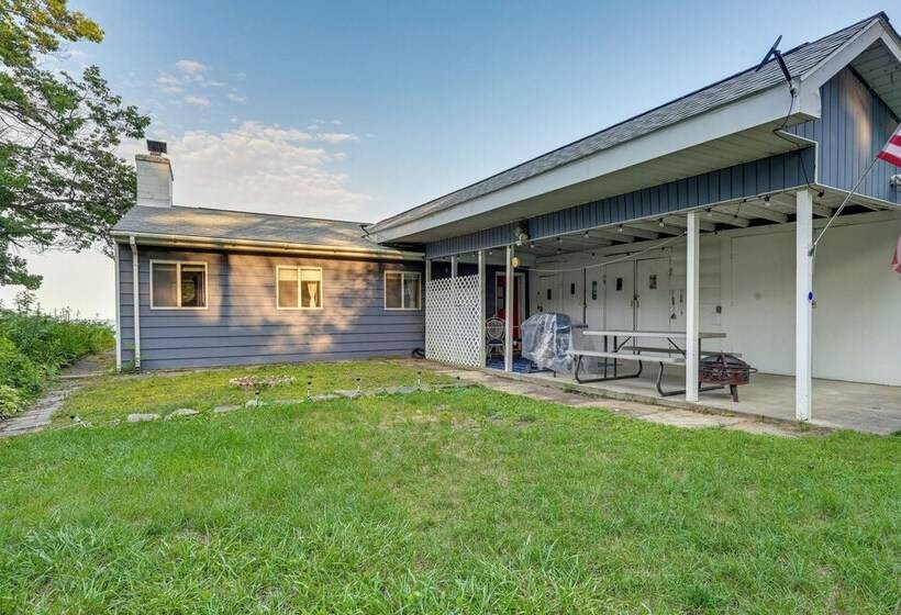 Seasonal Lakefront Tawas City Home W/ Grill!