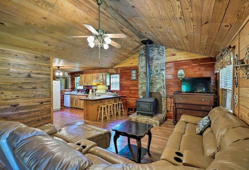 Secluded Cabin W/ Pond ~ 37 Mi To Gulf Coast!