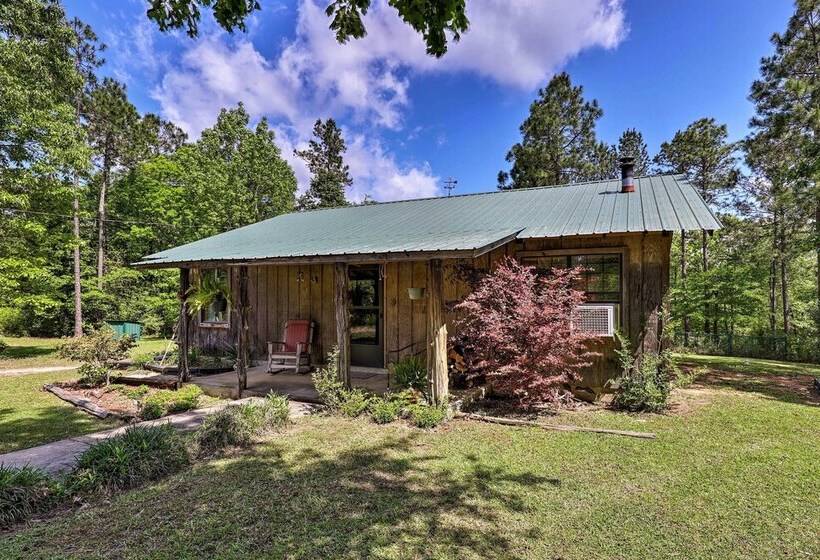 Secluded Cabin W/ Pond ~ 37 Mi To Gulf Coast!