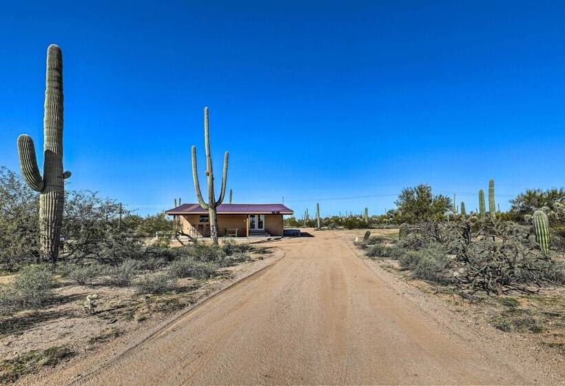 Secluded Marana Home W/ Viewing Decks + Privacy!