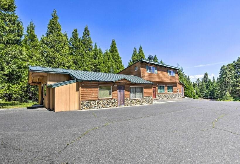 Secluded Camp Connell Home W/ Deck + Fireplace!