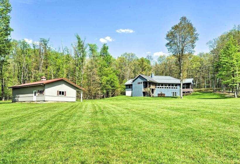 Hot Tub & Dogs Welcome: Secluded Oakland Gem