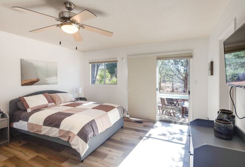Secluded Sedona Retreat W/ Red Rock Views!