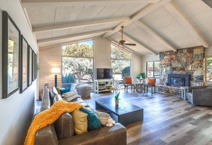Secluded Sedona Retreat W/ Red Rock Views!
