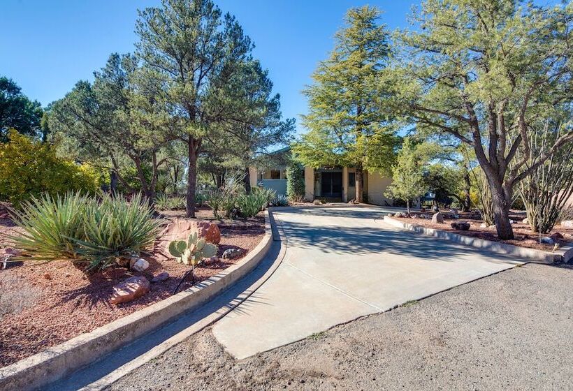 Secluded Sedona Retreat W/ Red Rock Views!