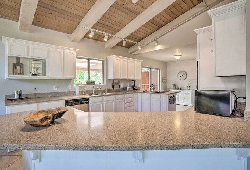 Sedona Hideaway W/ Swim Spa & Private Tavern!