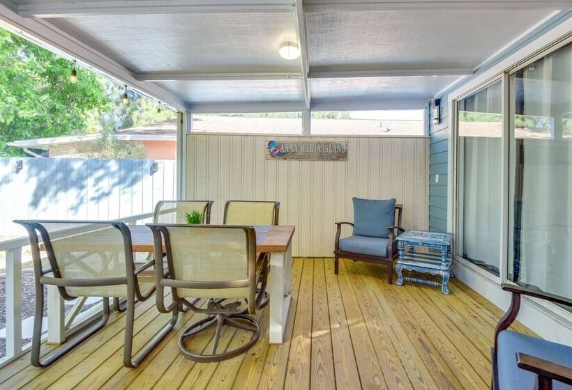 Charming Vacation Rental: Close To Downtown!